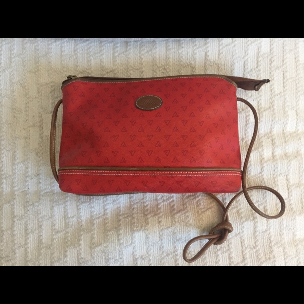 SALE‼️ LIZ CLAIBORNE Red Crossbody Handbag! Cute! - Picture 3 of 14
